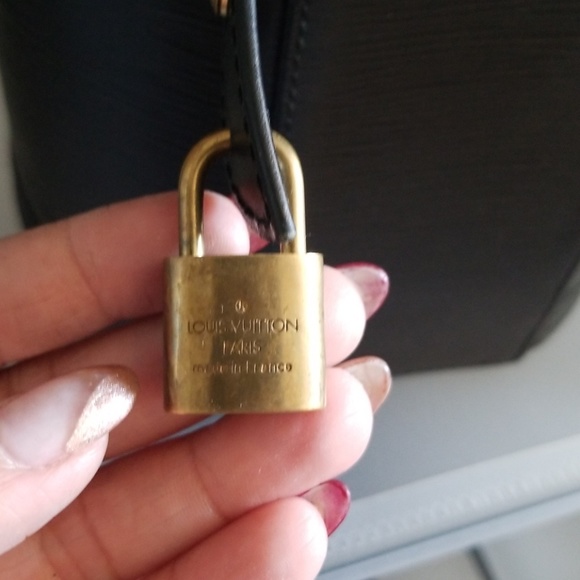 SOLD!! Auth Louis Vuitton Cannes Epi - Picture 7 of 7